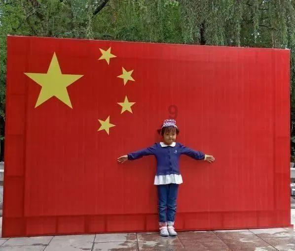 向上跳的香蕉